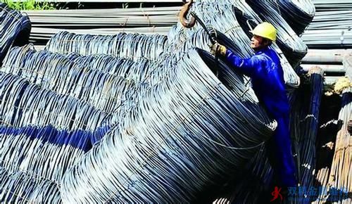 黑龙江最大钢企5个月未发工资 千名员工与领导起冲突