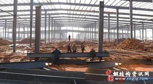 湖北奥莱斯子午轮胎生产基地正在加紧安装厂房钢结构